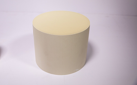 Drei-Wege-Katalysator Benzin-Fahrzeug Pt/Pd/Rh 400CPSI 600CPSI des Auspuff-TWC