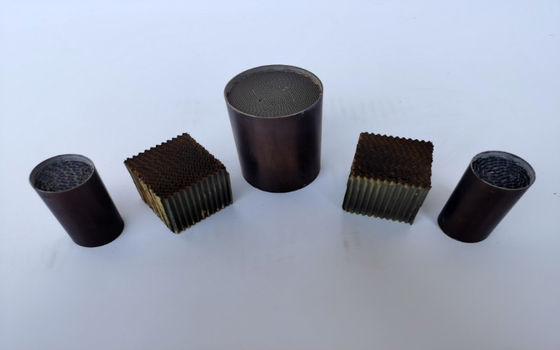 Cordierite-Bienenwaben-Katalysator-Element 400cell V2O5 TiO2 Störungsbesuch